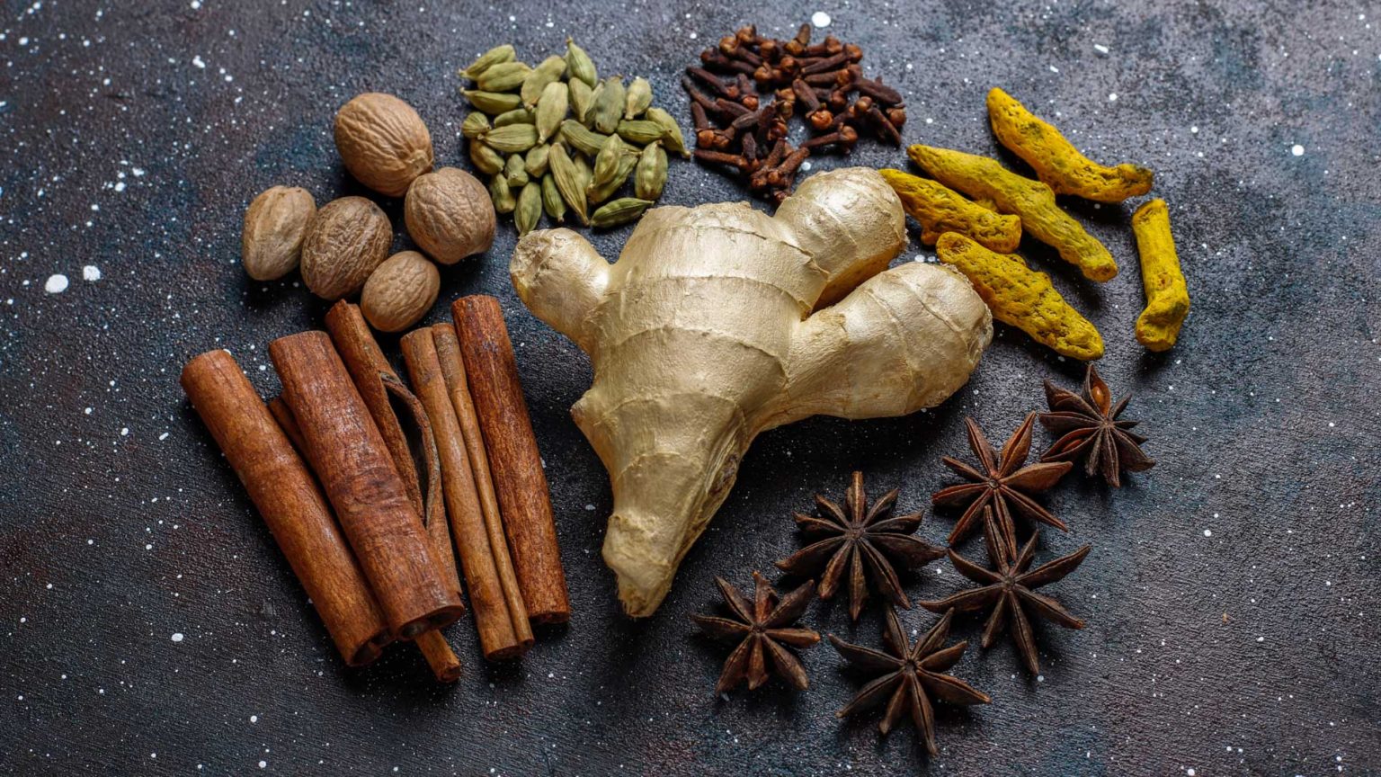 кардамон, бадьян, гвоздика,. специи зимой. специи зимой. ярмарка рисунок зимой пряности на столе. зимние специи.