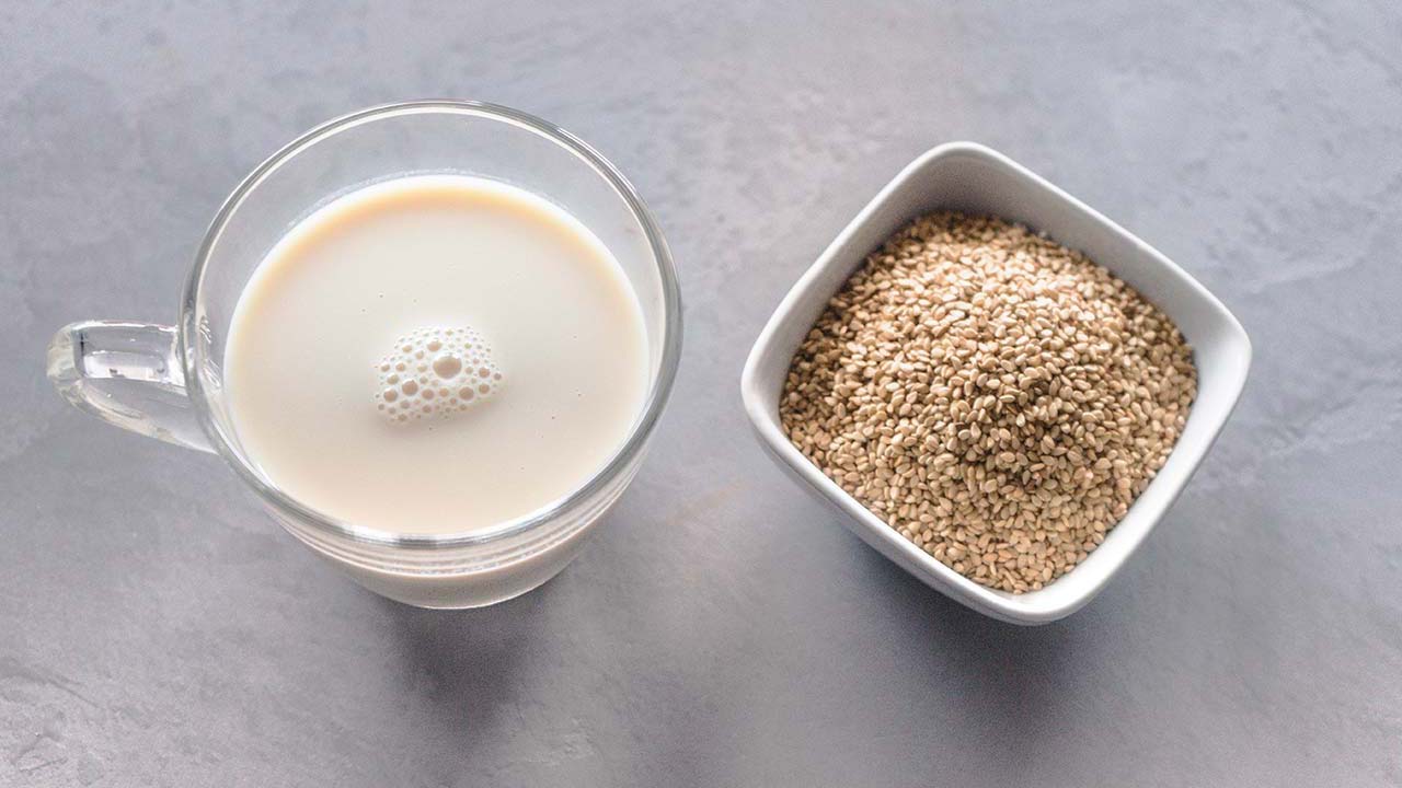 Cremige Sesammilch – protein- und eisenreich!