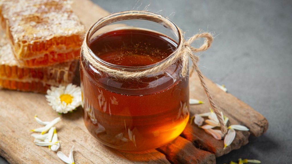 Honig ist ein natürlicher Zucker aber enthält viel Fructose