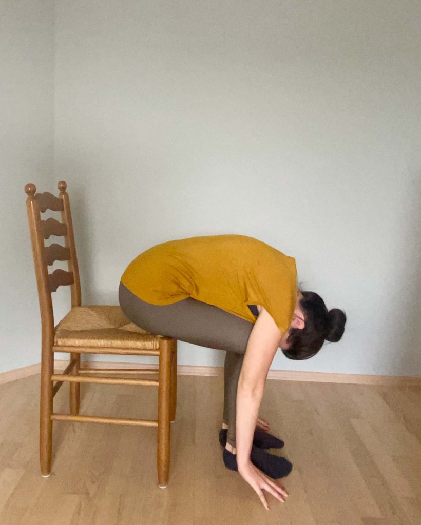 Yoga auf dem Stuhl