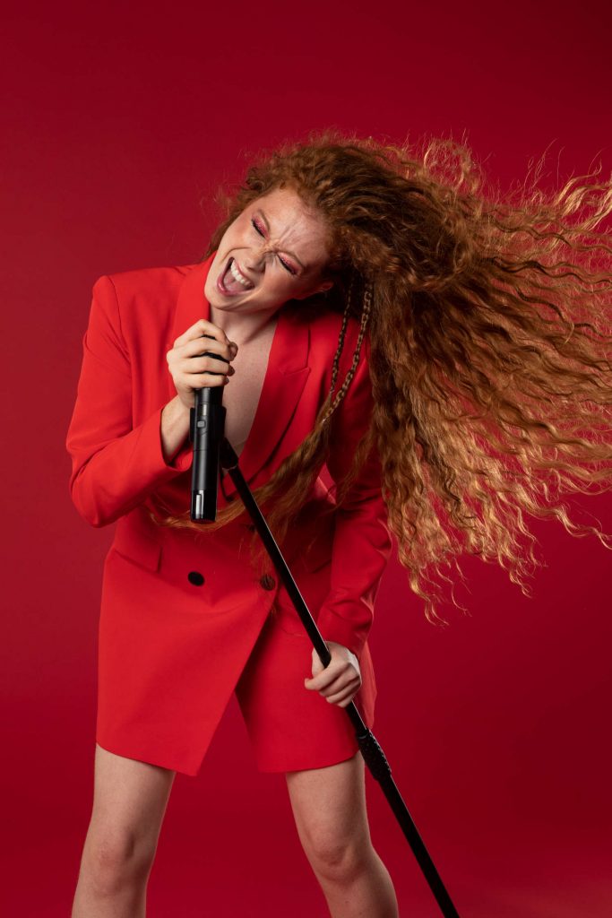 Weiblicher Zyklus: In der Sommerphase hast du deinen Eisprung und magst gerne im Mittelpunkt stehen.