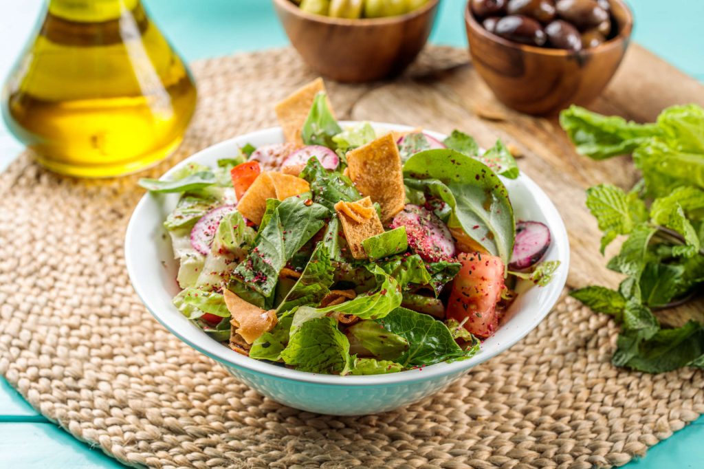 Fattoush ist ein Brotsalat aus der levantinischen Küche